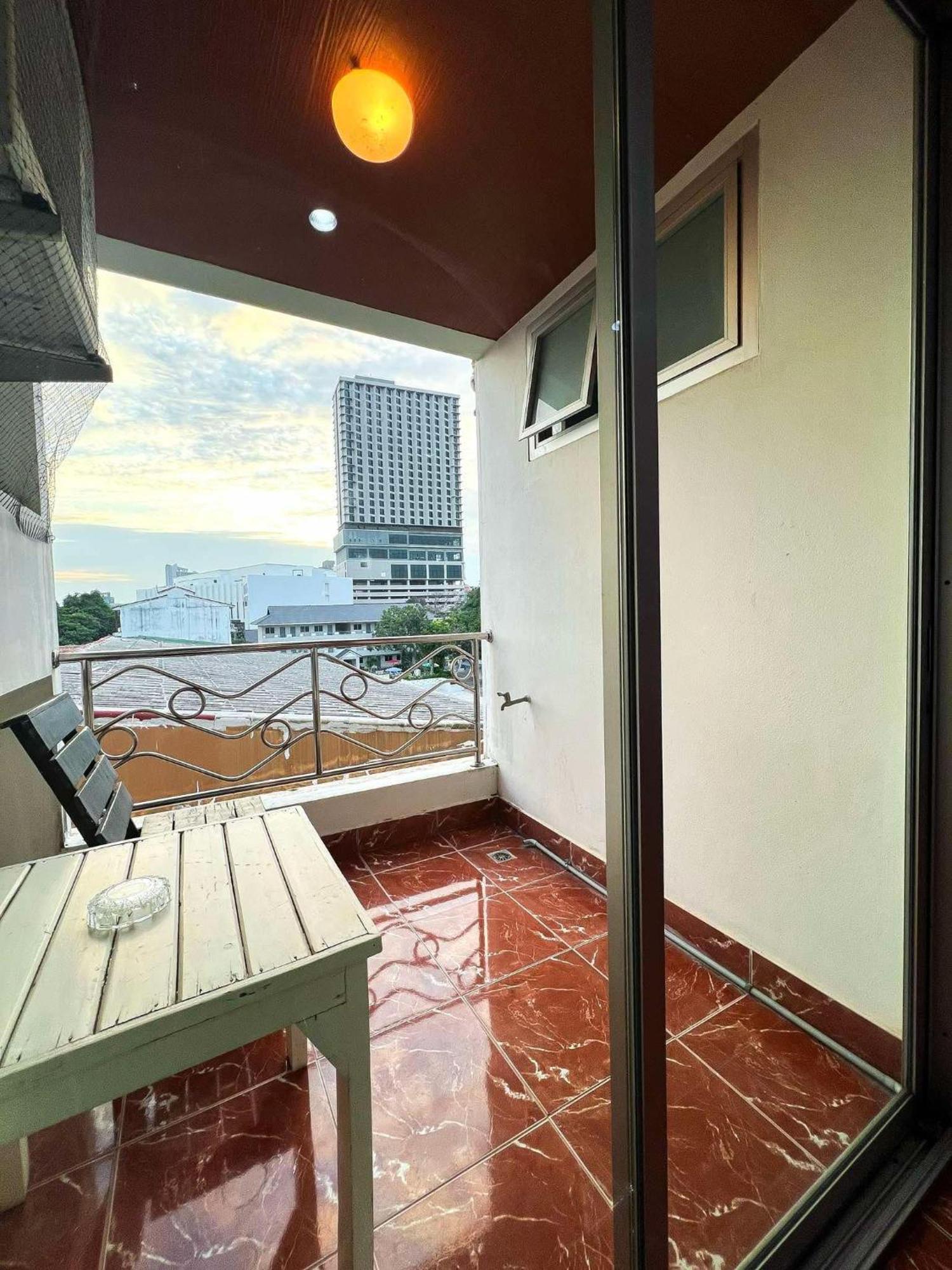 Pattara Mansion พัทยา Hotel Pattaya Exterior foto